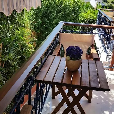 Nefeli Main Road Otel 3*