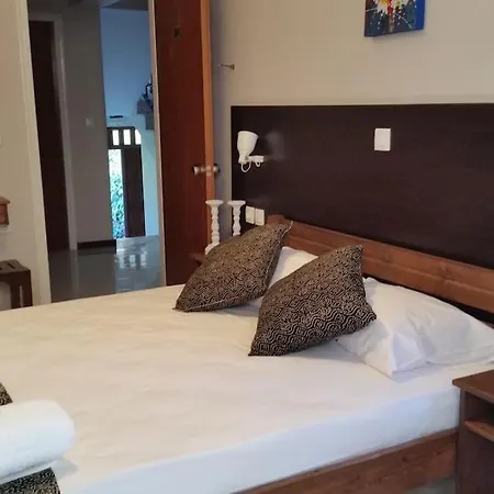 Nefeli Main Road Otel
