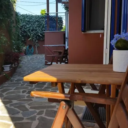 Nefeli Main Road Otel 3*