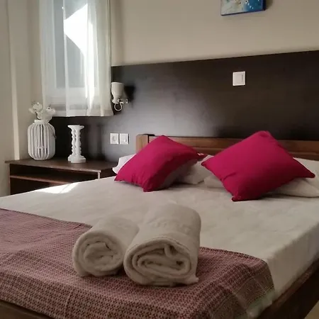 Otel Nefeli Main Road