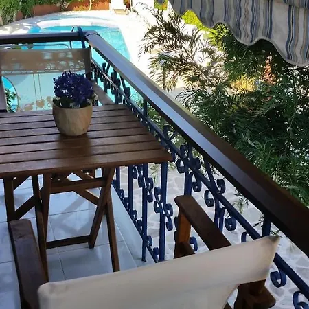 Otel Nefeli Main Road 3*