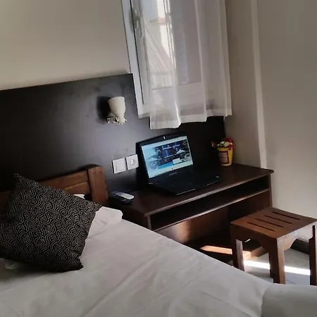 Nefeli Main Road Otel 3*