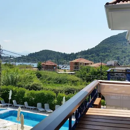 Nefeli Main Road Otel 3*