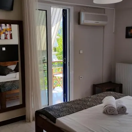 Nefeli Main Road Otel 3*